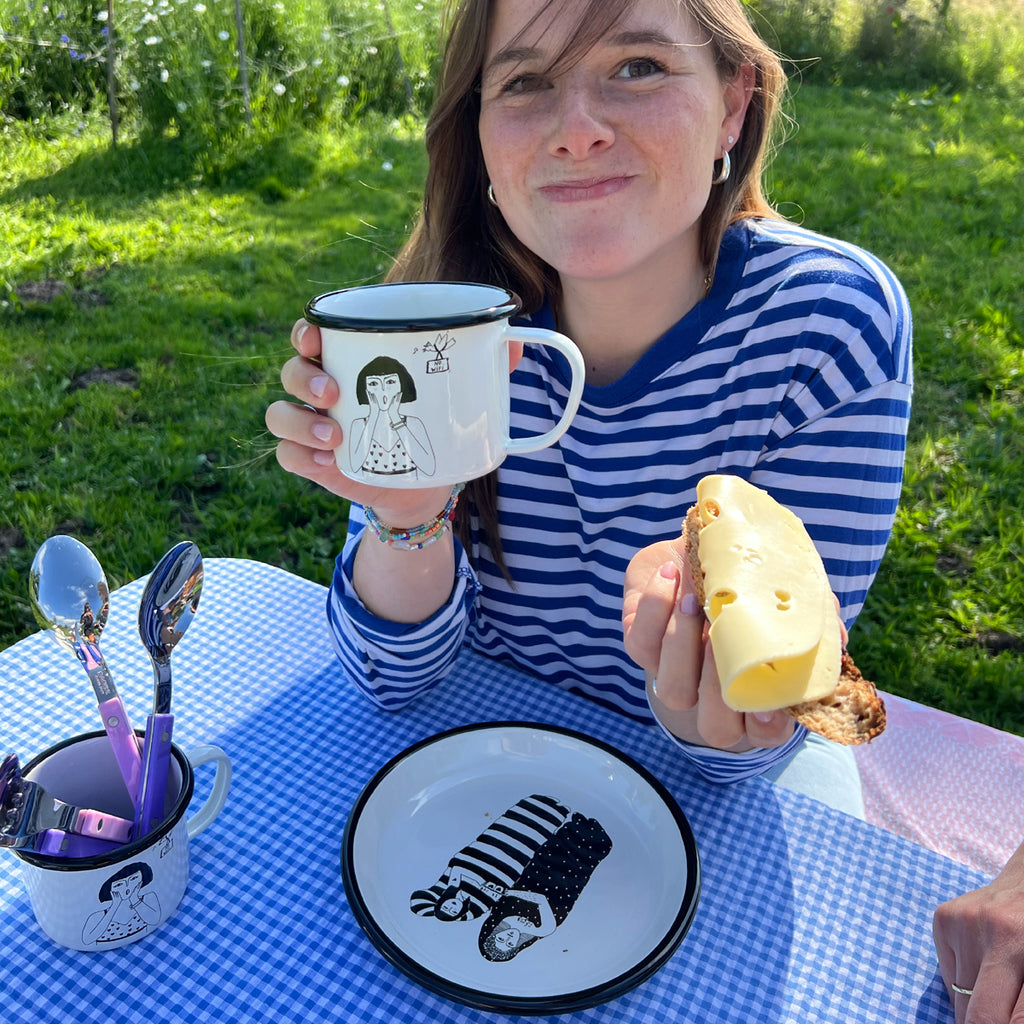 plate dots and stripes