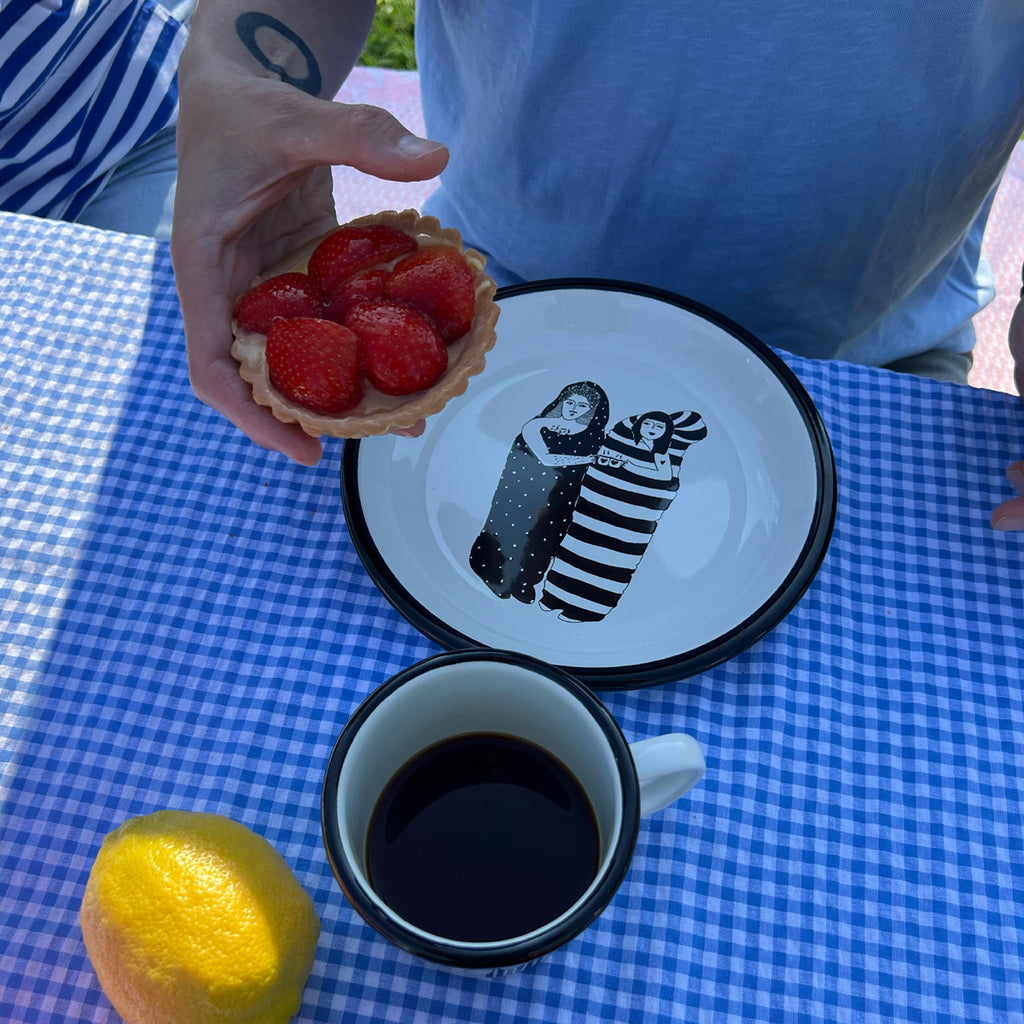 plate dots and stripes