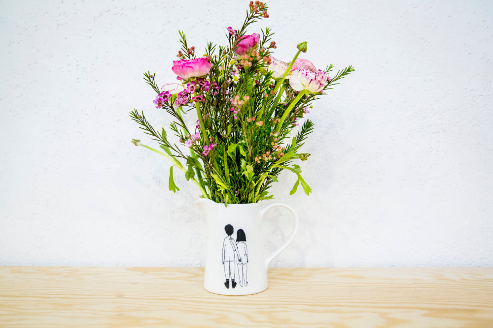 kleine kan naked couple back