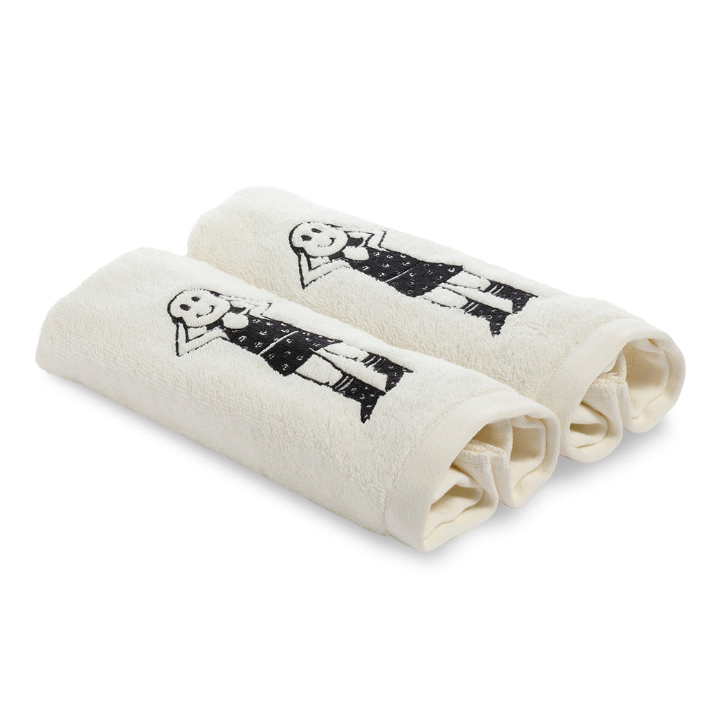 guest towel smiley girl